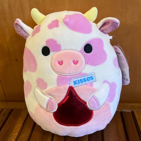 *CROSS LIST* NWT HTF 8" Evangelica Cow Valentines Day edition Squishmallow heart - Picture 1 of 4